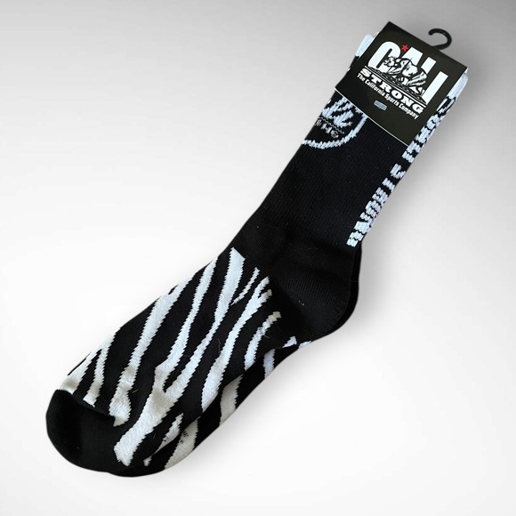 Cali Strong Other - CALI STRONG Unisex Black‎ and White Mid Length Athletic Crew Sock Size S/M NWT